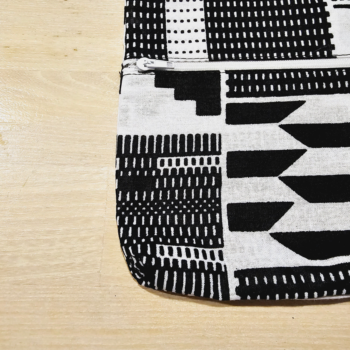 Handmade Phone Bag and Keyfob Set | African Ankara Print Fabric | Vegan Leather Detail | Adjustable Shoulder Strap-3