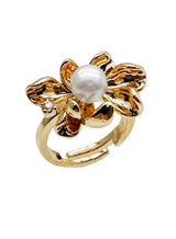 Flower Shaped Freshwater Pearls Ring KR002-0