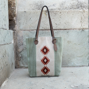 Primavera Bucket Tote