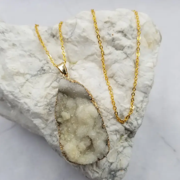 White Natural Stone Pendant Necklace